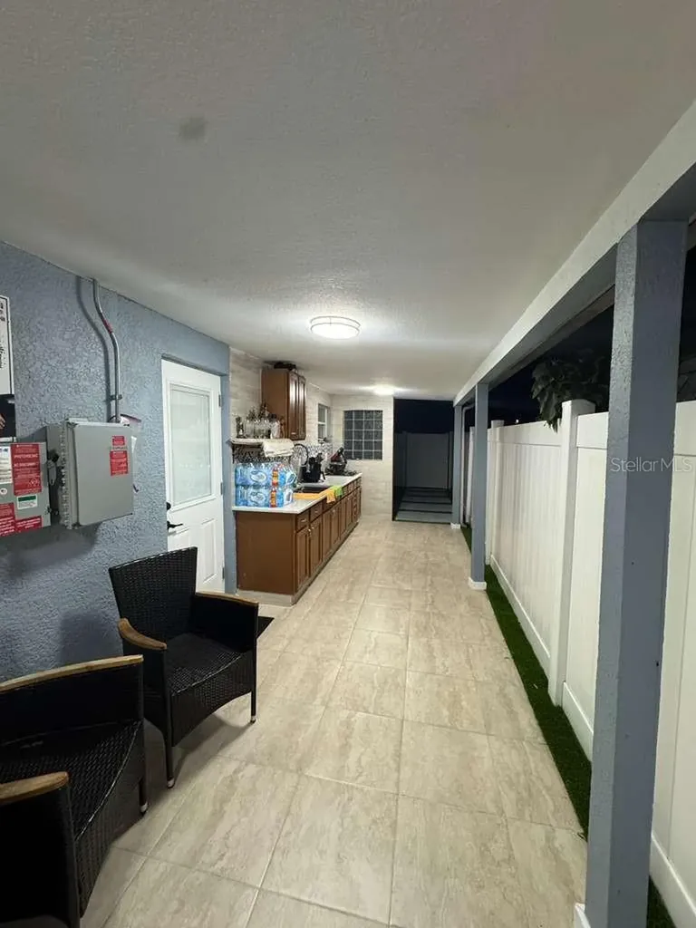 2593 38th Avenue N St Petersburg FL 33713