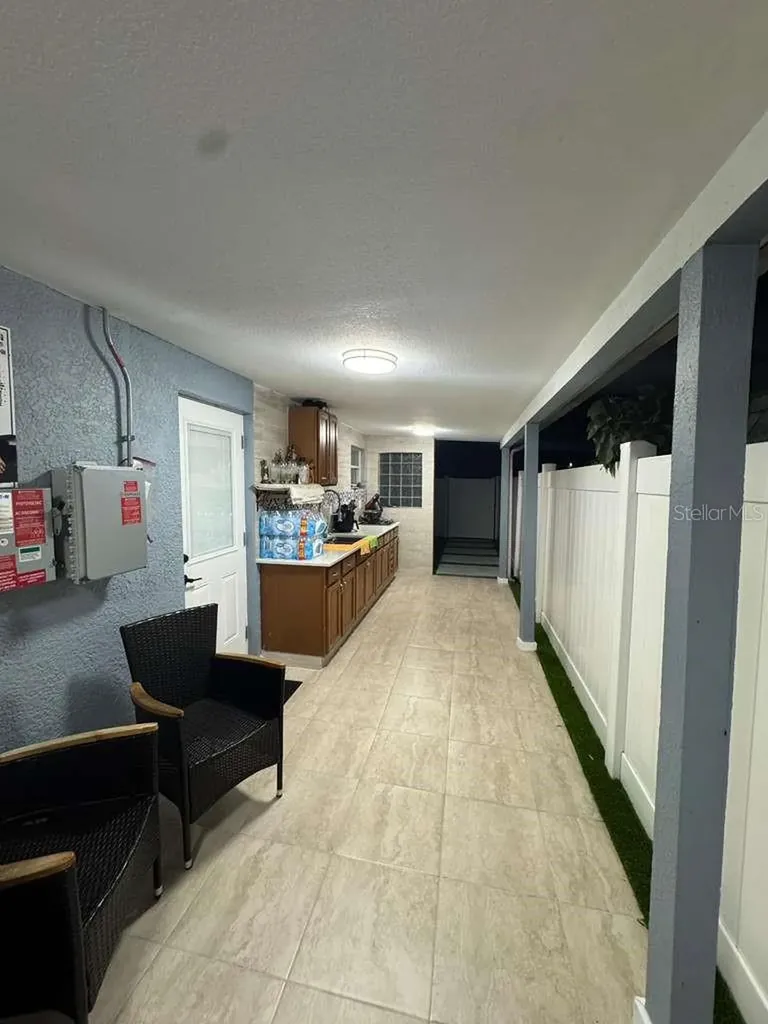 2593 38th Avenue N St Petersburg FL 33713