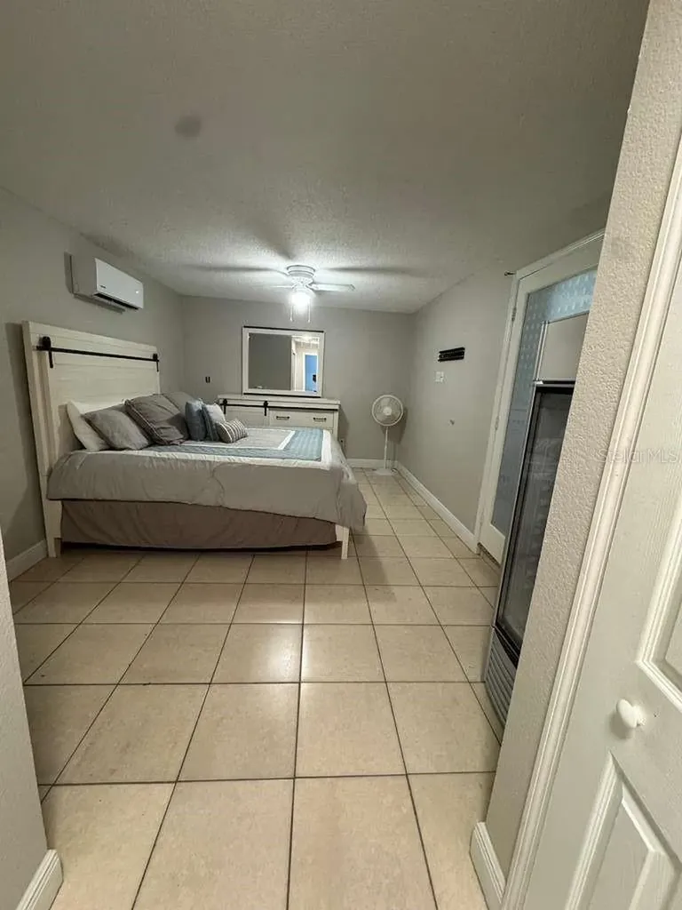 2593 38th Avenue N St Petersburg FL 33713