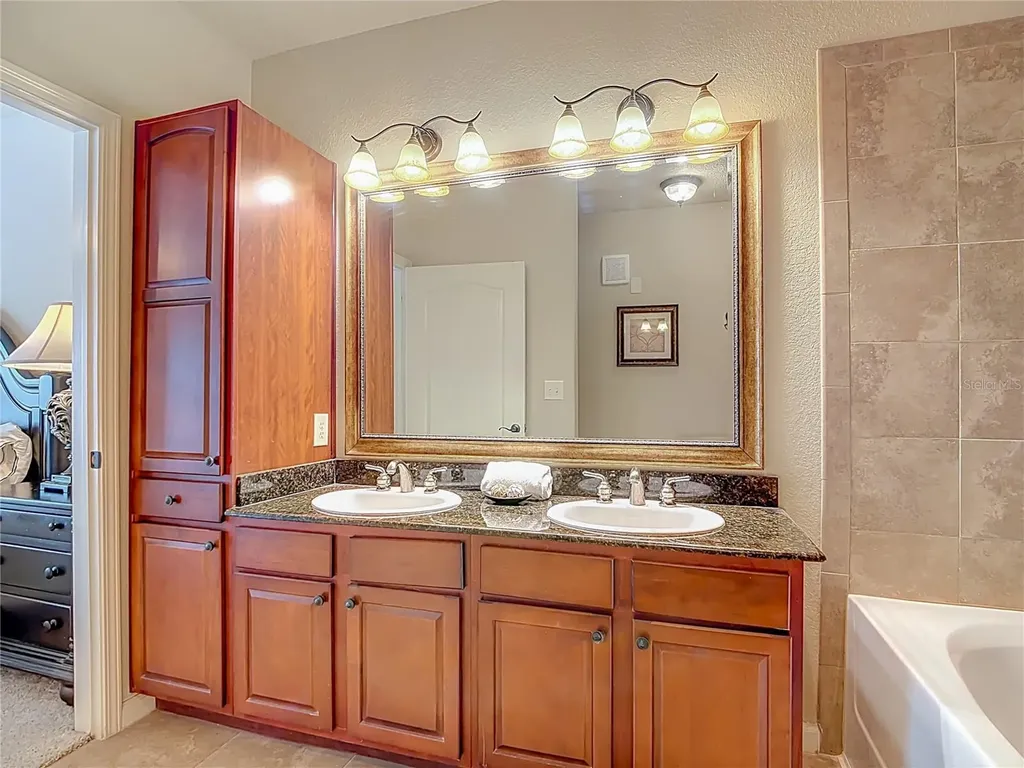 910 Charo Parkway Davenport FL 33897
