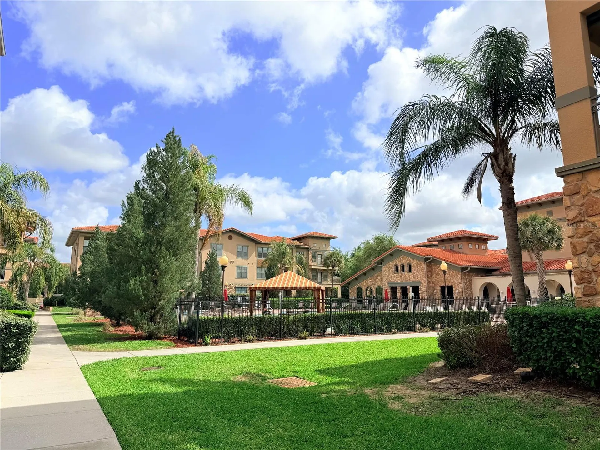 910 Charo Parkway Davenport FL 33897