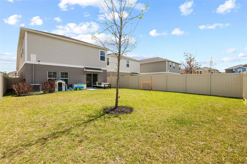 12943 Camarillo Place Lithia FL 33547