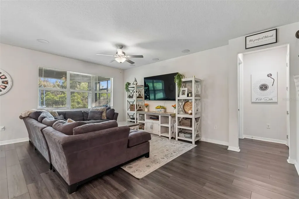 7604 Pool Compass Loop Wesley Chapel FL 33545