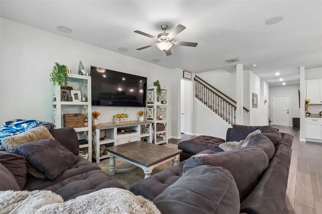 7604 Pool Compass Loop Wesley Chapel FL 33545