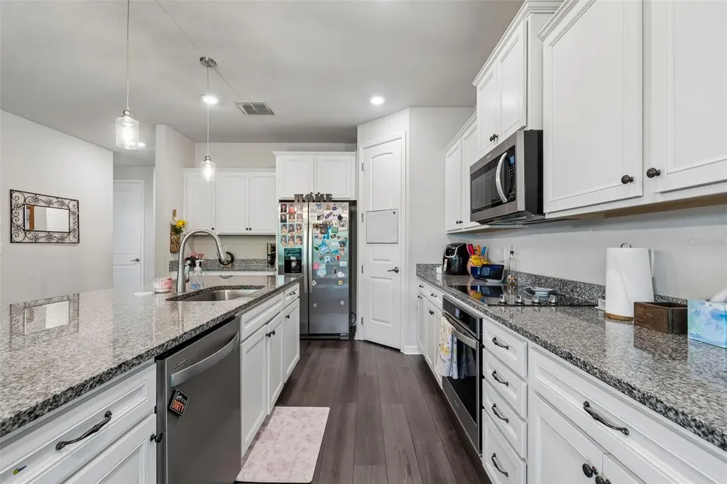 7604 Pool Compass Loop Wesley Chapel FL 33545