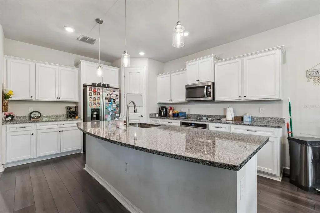 7604 Pool Compass Loop Wesley Chapel FL 33545