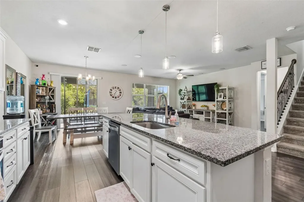 7604 Pool Compass Loop Wesley Chapel FL 33545
