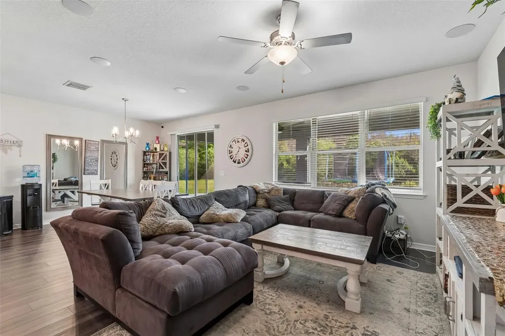 7604 Pool Compass Loop Wesley Chapel FL 33545