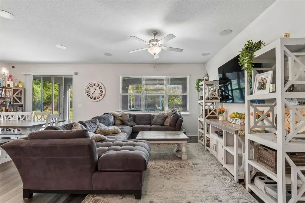 7604 Pool Compass Loop Wesley Chapel FL 33545
