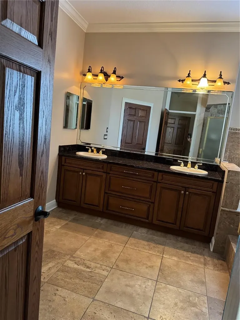 644 Saxony Boulevard St Petersburg FL 33716