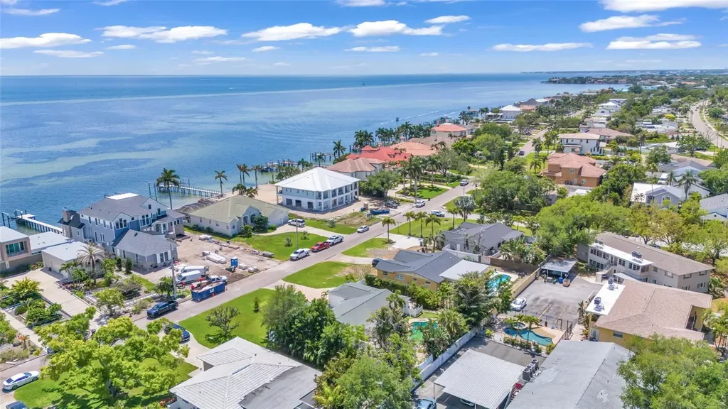 4530 Bayshore Boulevard NE St Petersburg FL 33703