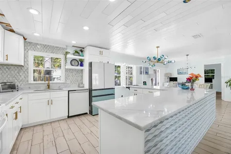 4530 Bayshore Boulevard NE St Petersburg FL 33703