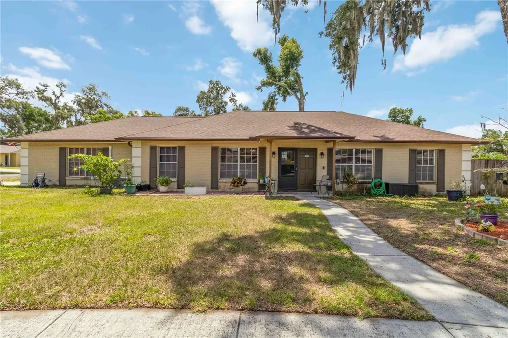 2935 Forest Circle Seffner FL 33584