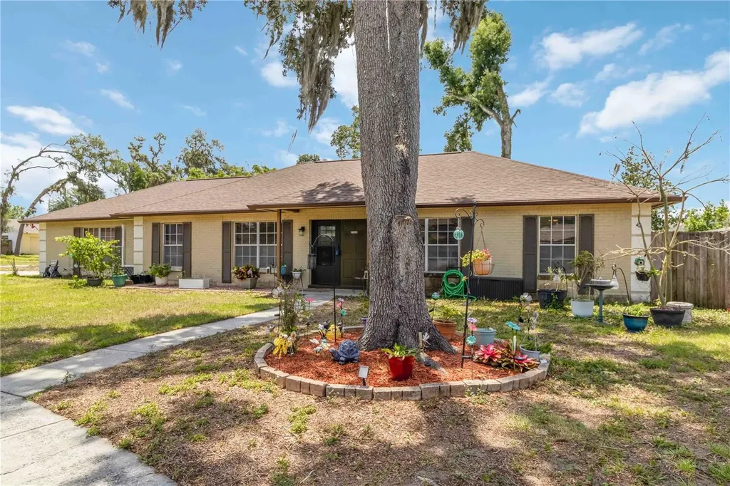 2935 Forest Circle Seffner FL 33584