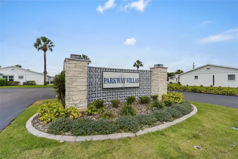 5972 Hibiscus Drive Bradenton FL 34207