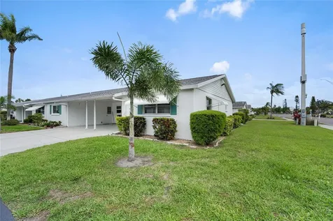 5972 Hibiscus Drive Bradenton FL 34207