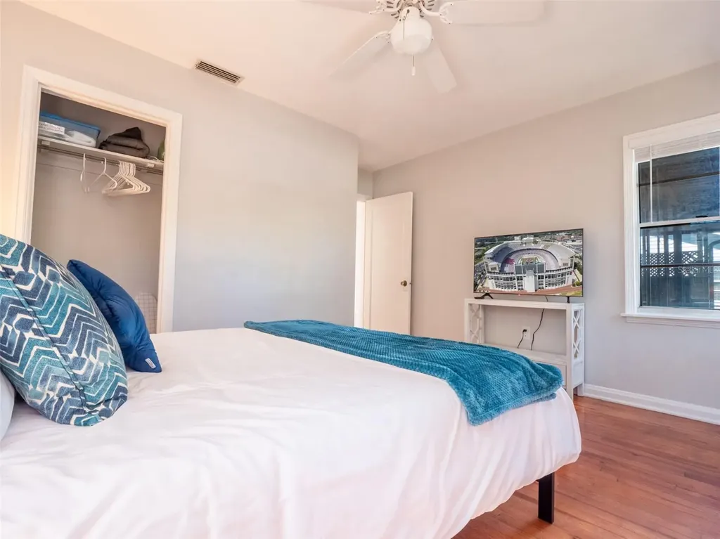 1445 Pine Street Clearwater FL 33756
