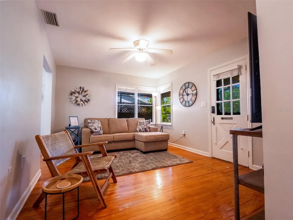 1445 Pine Street Clearwater FL 33756