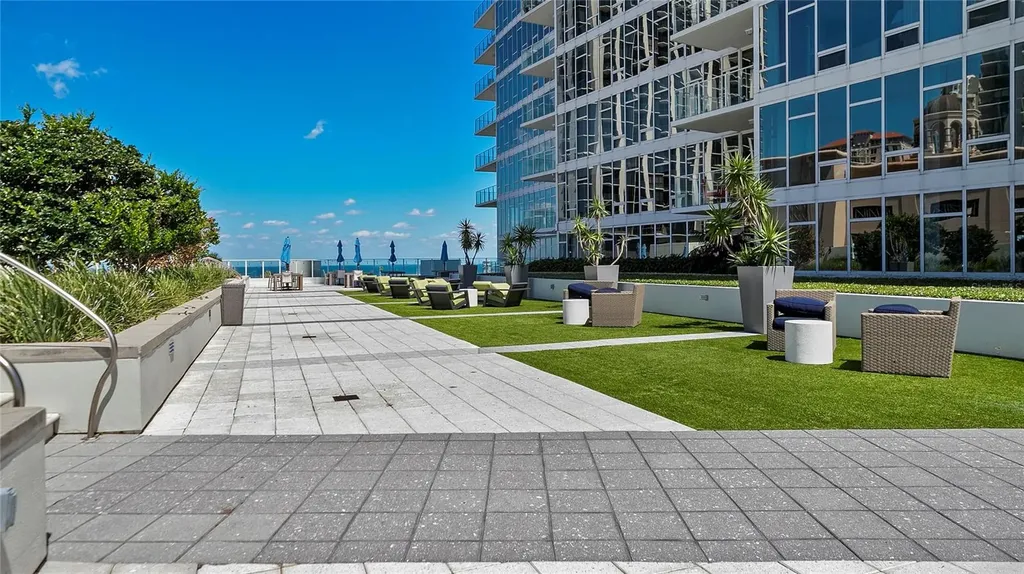 175 1st Street S St Petersburg FL 33701