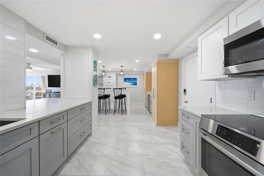 1 Key Capri Treasure Island FL 33706