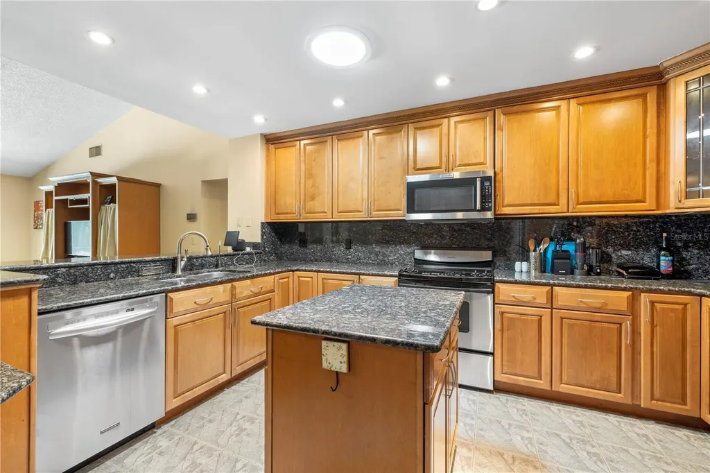 9503 Pebble Glen Avenue Tampa FL 33647