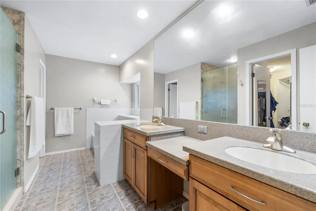 9503 Pebble Glen Avenue Tampa FL 33647