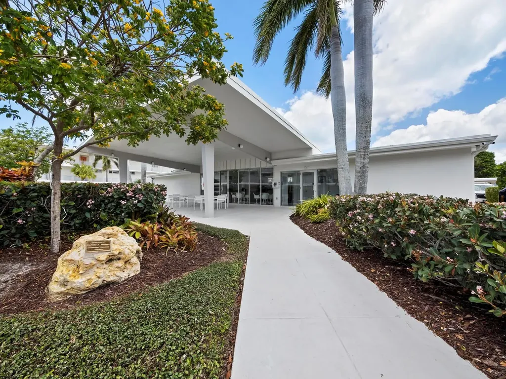 100 Sands Point Road Longboat Key FL 34228