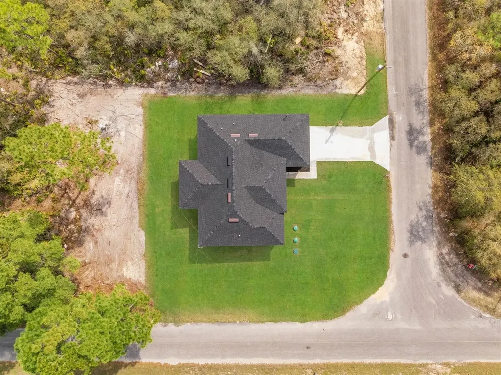 33 Fisher Place Ocklawaha FL 32179