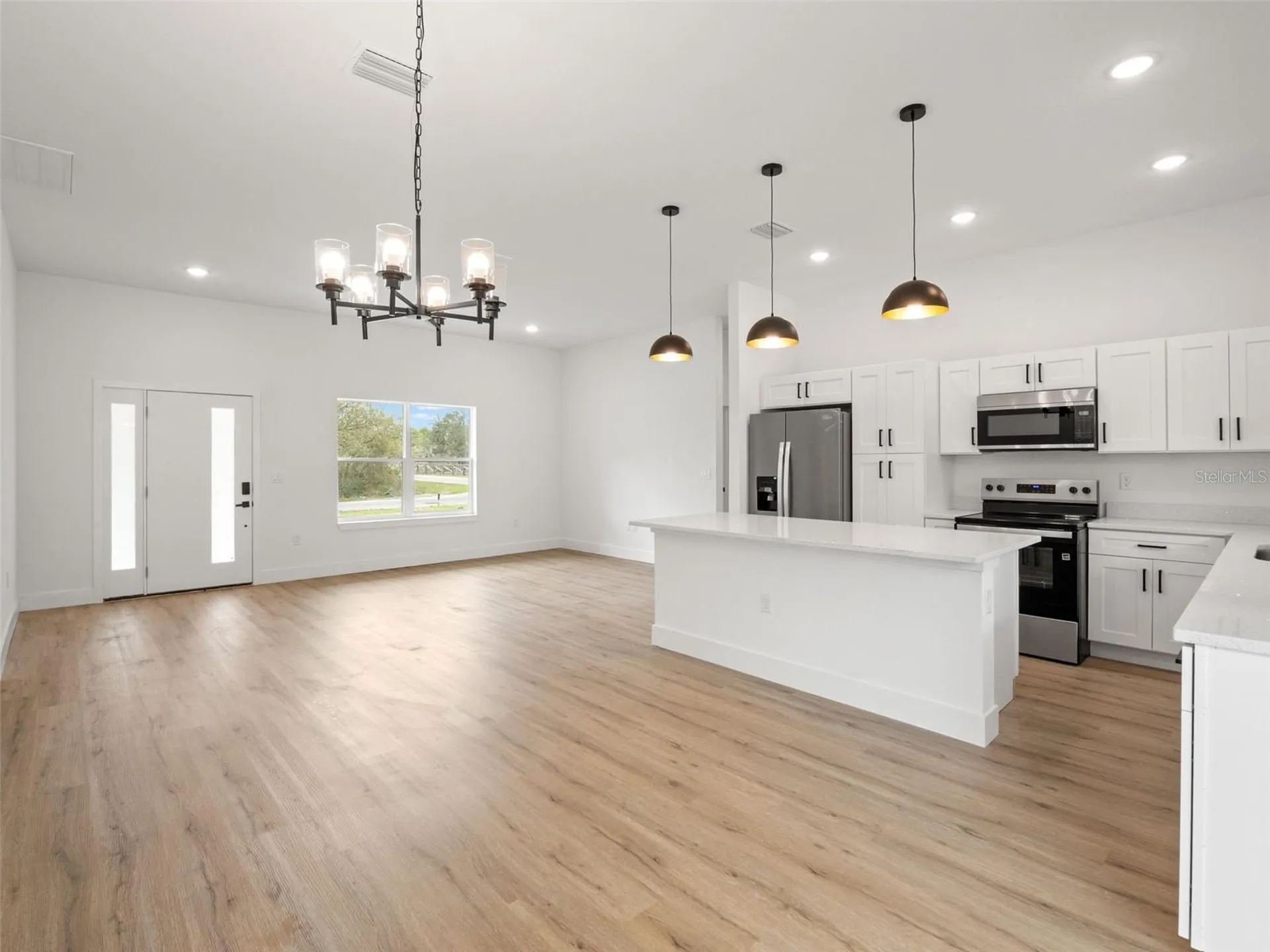 33 Fisher Place Ocklawaha FL 32179