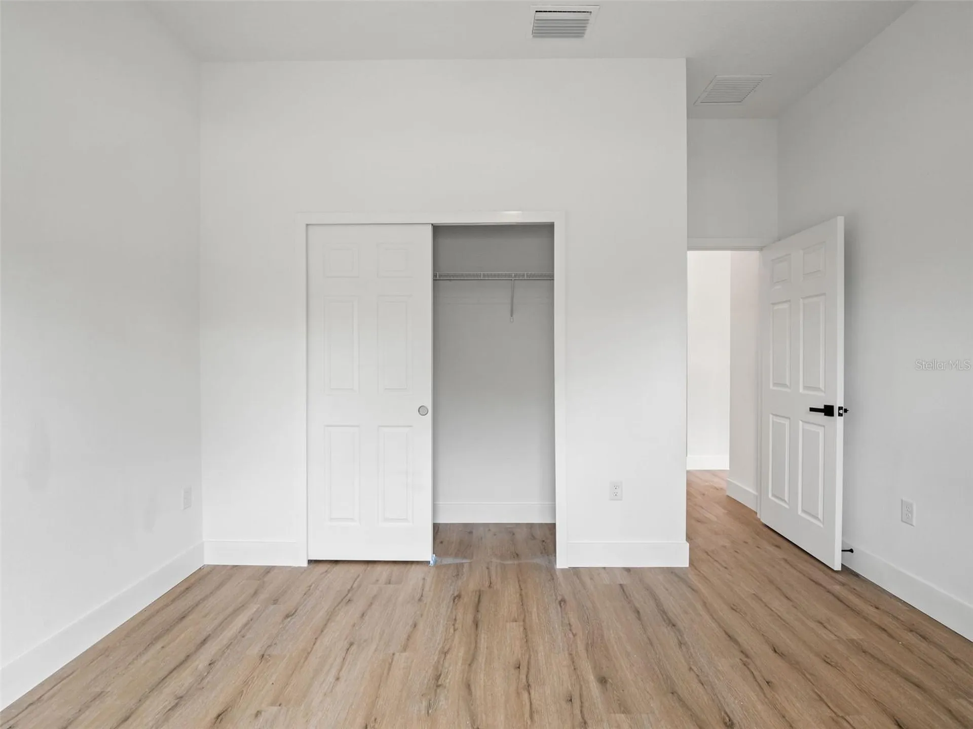 33 Fisher Place Ocklawaha FL 32179