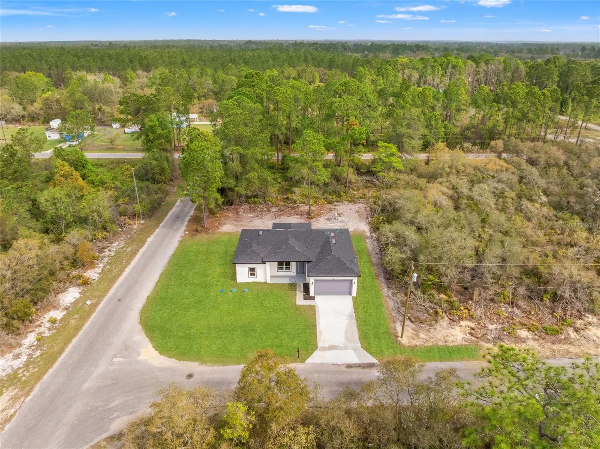 33 Fisher Place Ocklawaha FL 32179