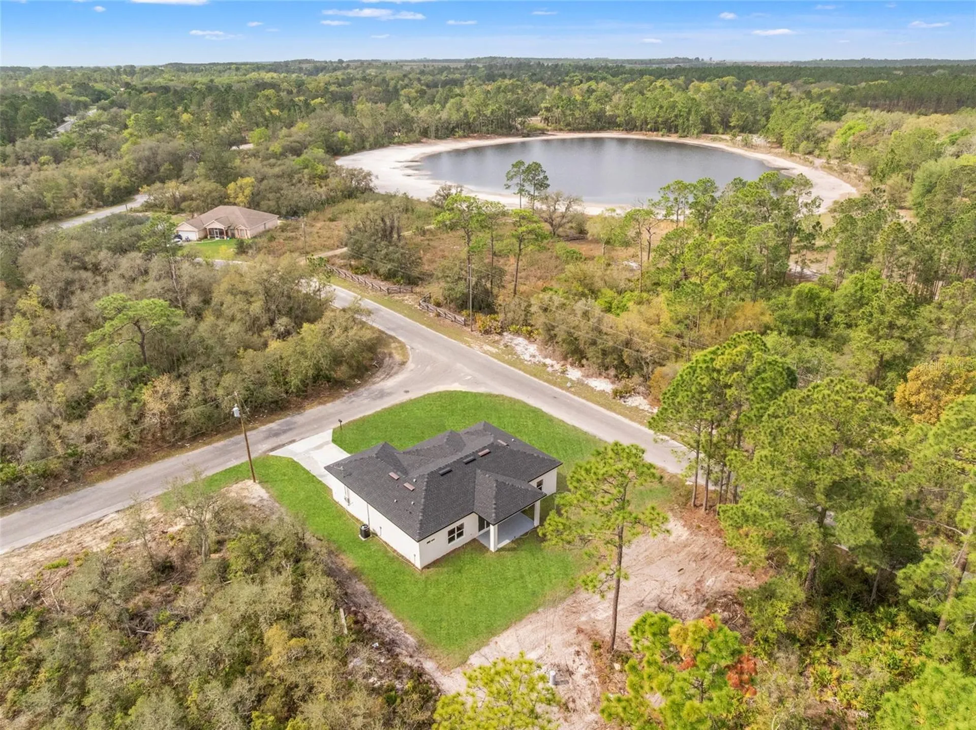 33 Fisher Place Ocklawaha FL 32179