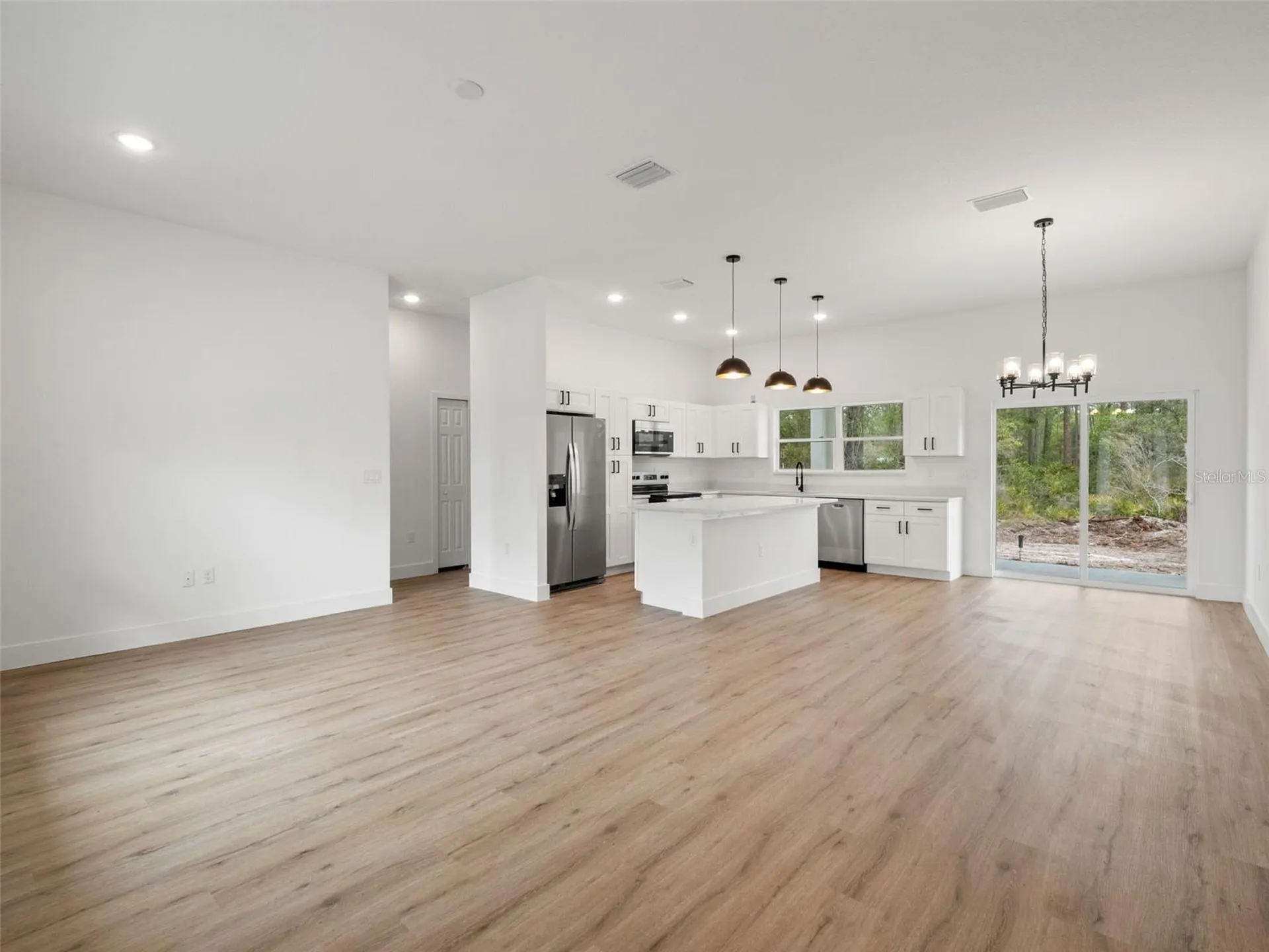 33 Fisher Place Ocklawaha FL 32179