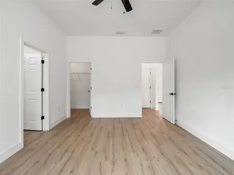 33 Fisher Place Ocklawaha FL 32179