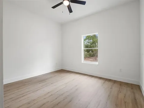 33 Fisher Place Ocklawaha FL 32179