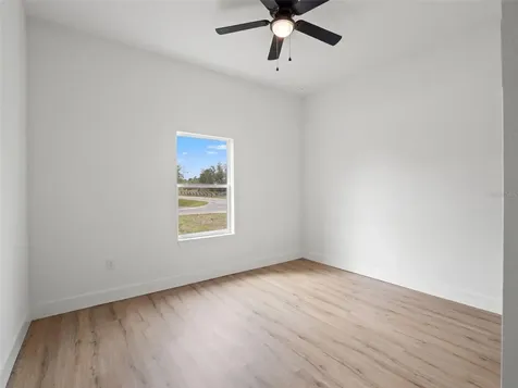 33 Fisher Place Ocklawaha FL 32179