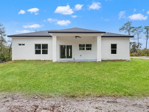 33 Fisher Place Ocklawaha FL 32179