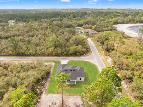 33 Fisher Place Ocklawaha FL 32179