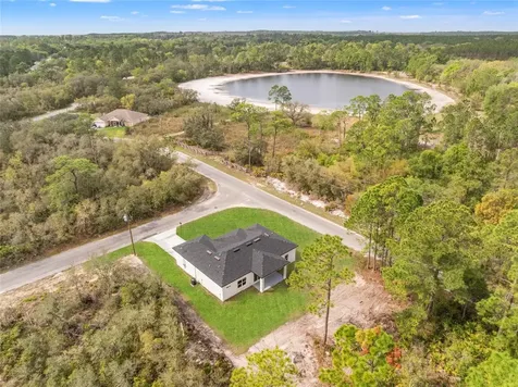 33 Fisher Place Ocklawaha FL 32179