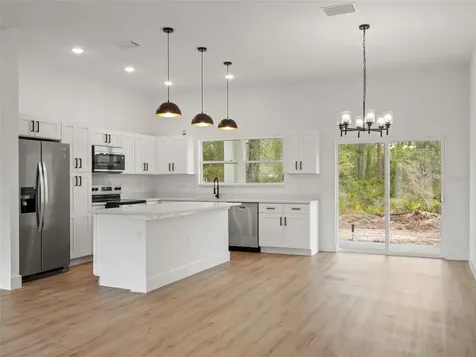 33 Fisher Place Ocklawaha FL 32179