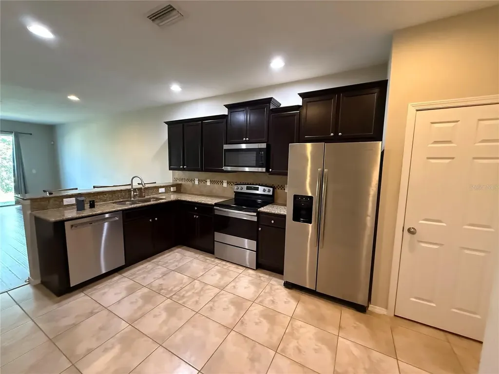 8827 Turnstone Haven Place Tampa FL 33619