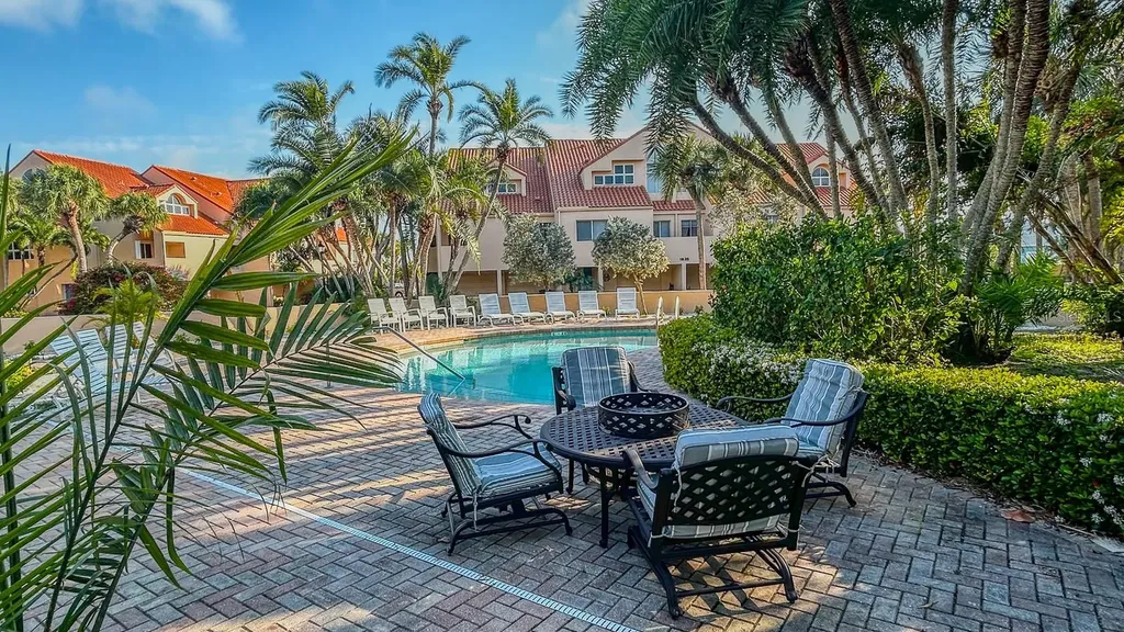 1635 Royal Palm Drive S Gulfport FL 33707