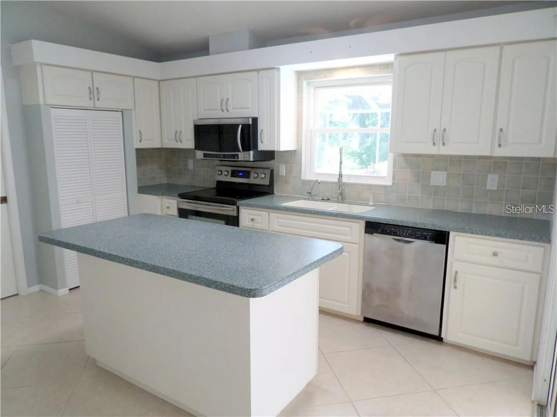 3601 Garden Lakes Clenet Bradenton FL 34203