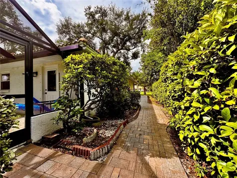 3601 Garden Lakes Clenet Bradenton FL 34203