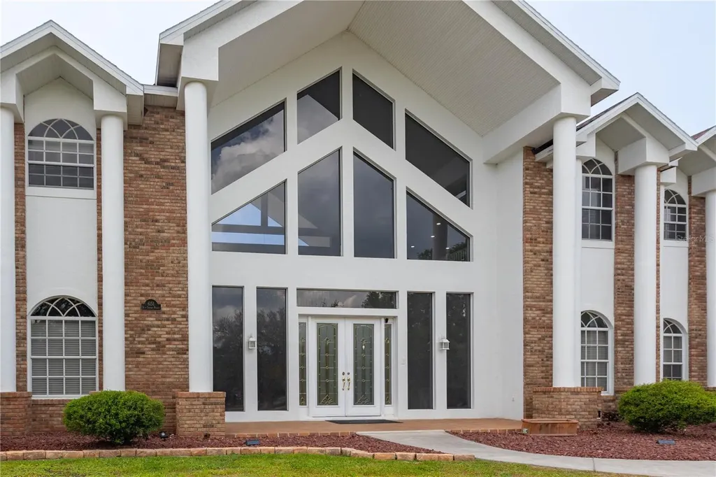 6151 New Osprey Point Weeki Wachee FL 34607