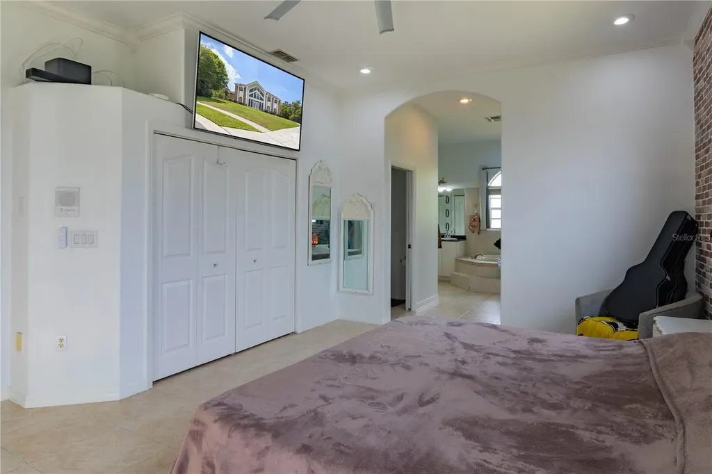 6151 New Osprey Point Weeki Wachee FL 34607