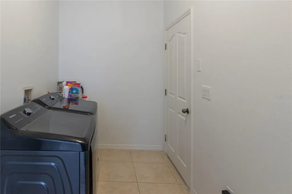 6151 New Osprey Point Weeki Wachee FL 34607