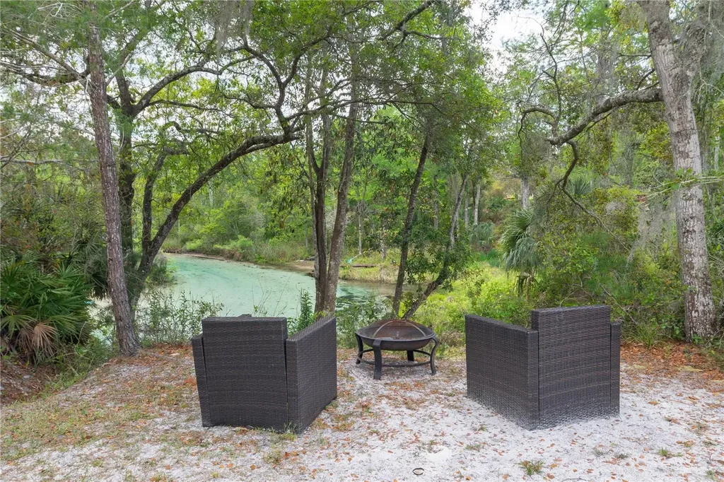 6151 New Osprey Point Weeki Wachee FL 34607