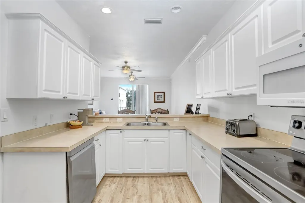 6823 S Kissimmee Street Tampa FL 33616