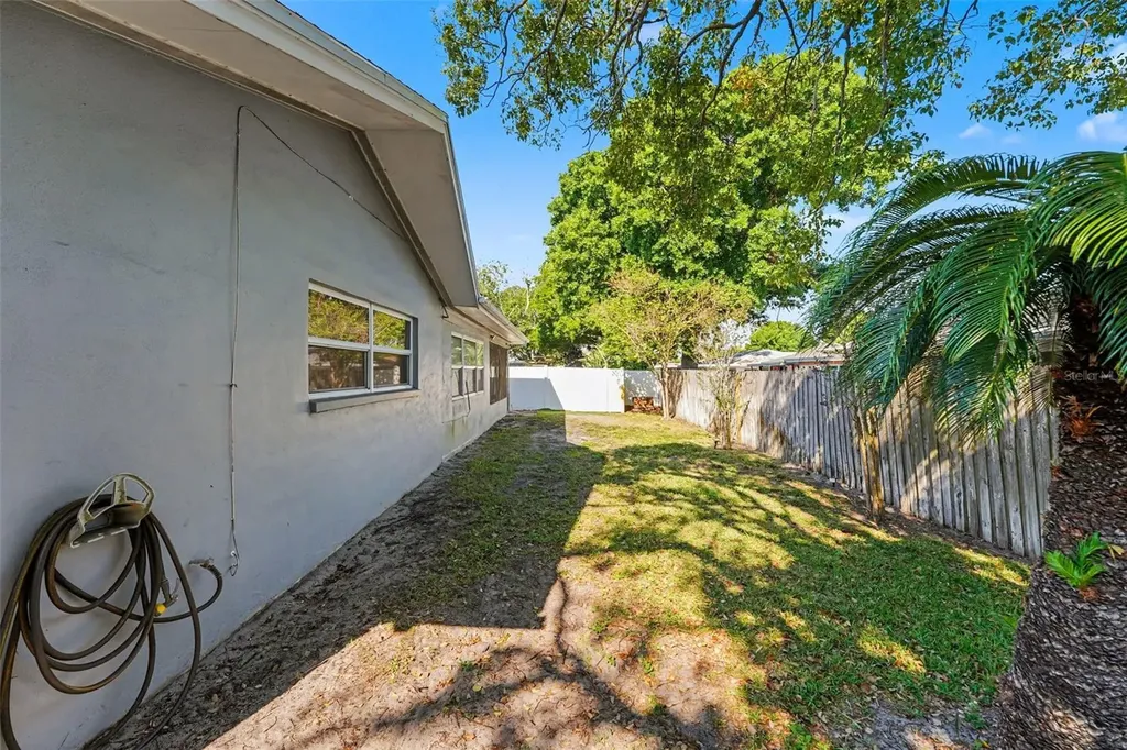 2561 Blackwood Circle Clearwater FL 33763